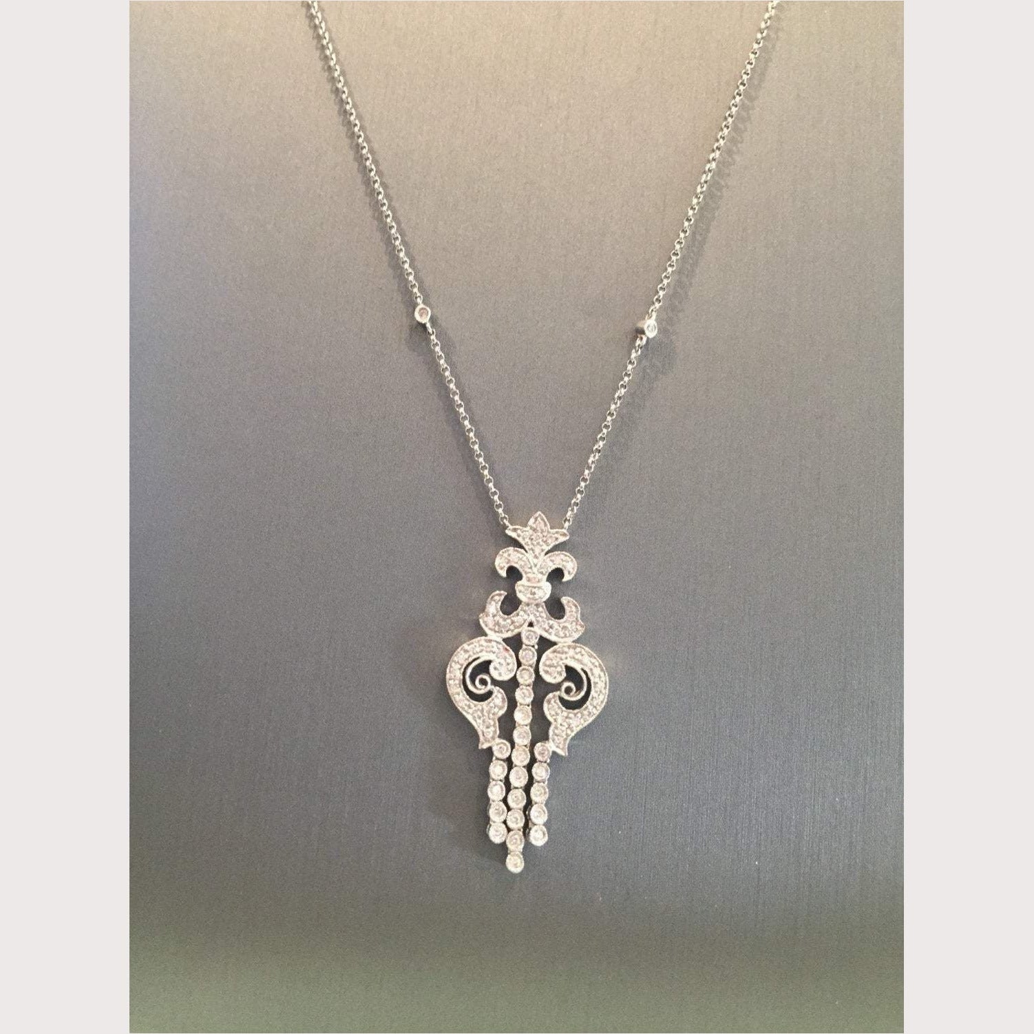 White Gold Diamond Antique Necklace